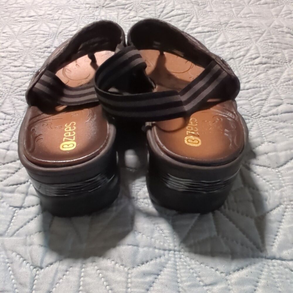 BZees  "Dazzle" Thong Wedge Sandals Women's Size 8M Gray/Black Fabric Upper - Picture 7 of 10